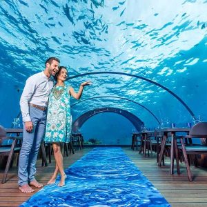 5.8-UNDERSEA-RESTAURANT-002-