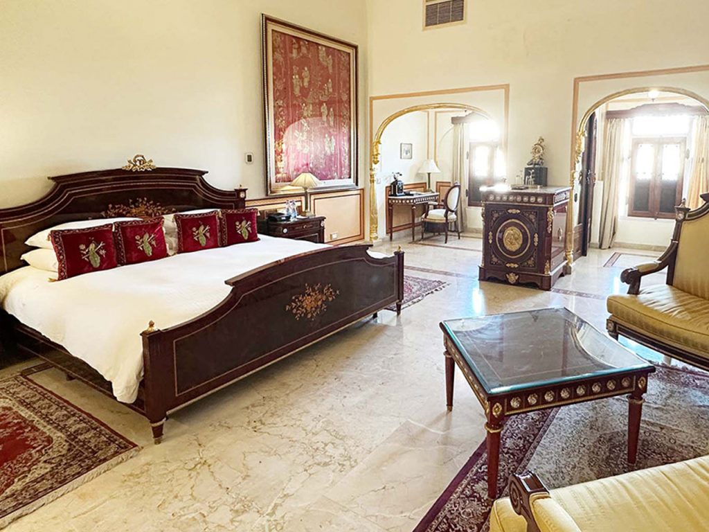 ザ・ラージ・パレス ホテルベッドルーム