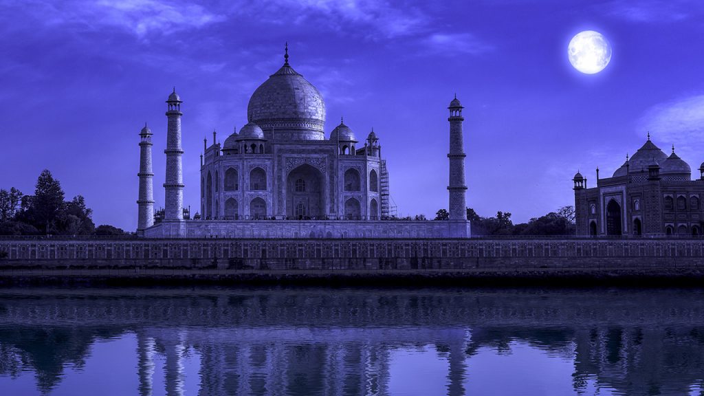 満月のタージマハル