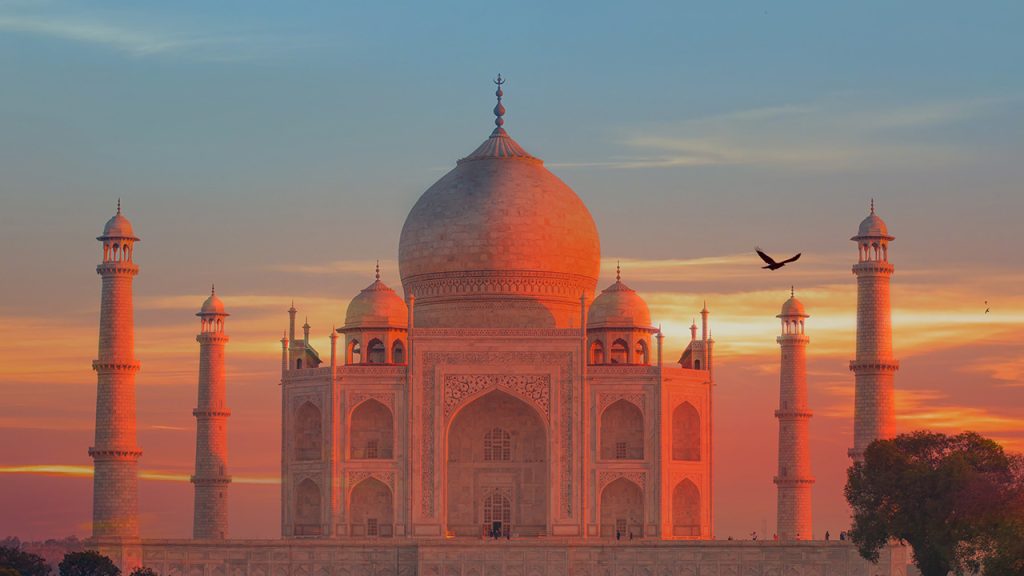 日の出のタージマハル